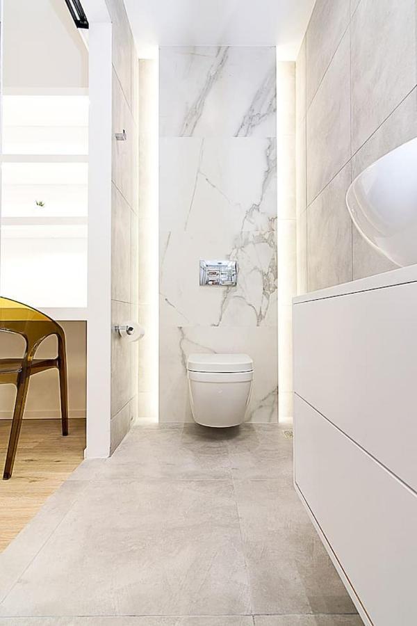 Brand New Flat For 4 Ppl Next To Syntagma Sq. Appartamento Atene Esterno foto
